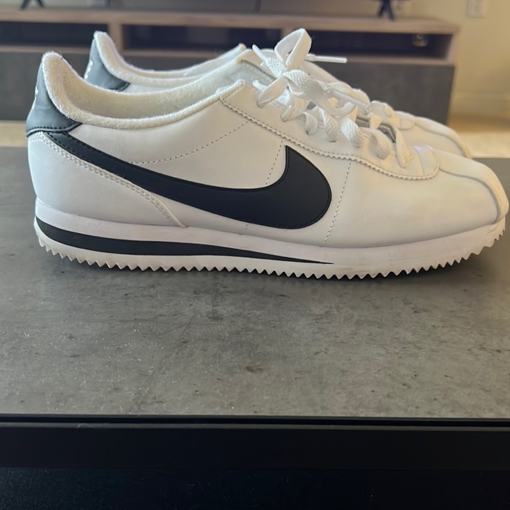 Nike Cortez. Size: 9 Color: Black and White. FIRM PRICE